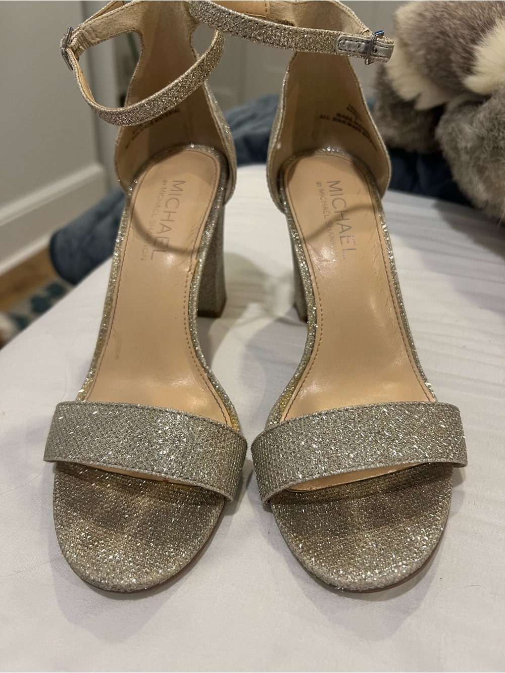 MICHAEL Michael Shannon Silver Gold Glitter Block Heel Ankle-Strap Sandals l 7